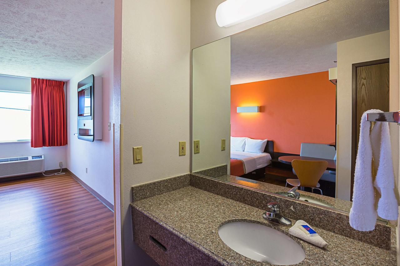 Motel 6 Omaha - Iat West ภายนอก รูปภาพ
