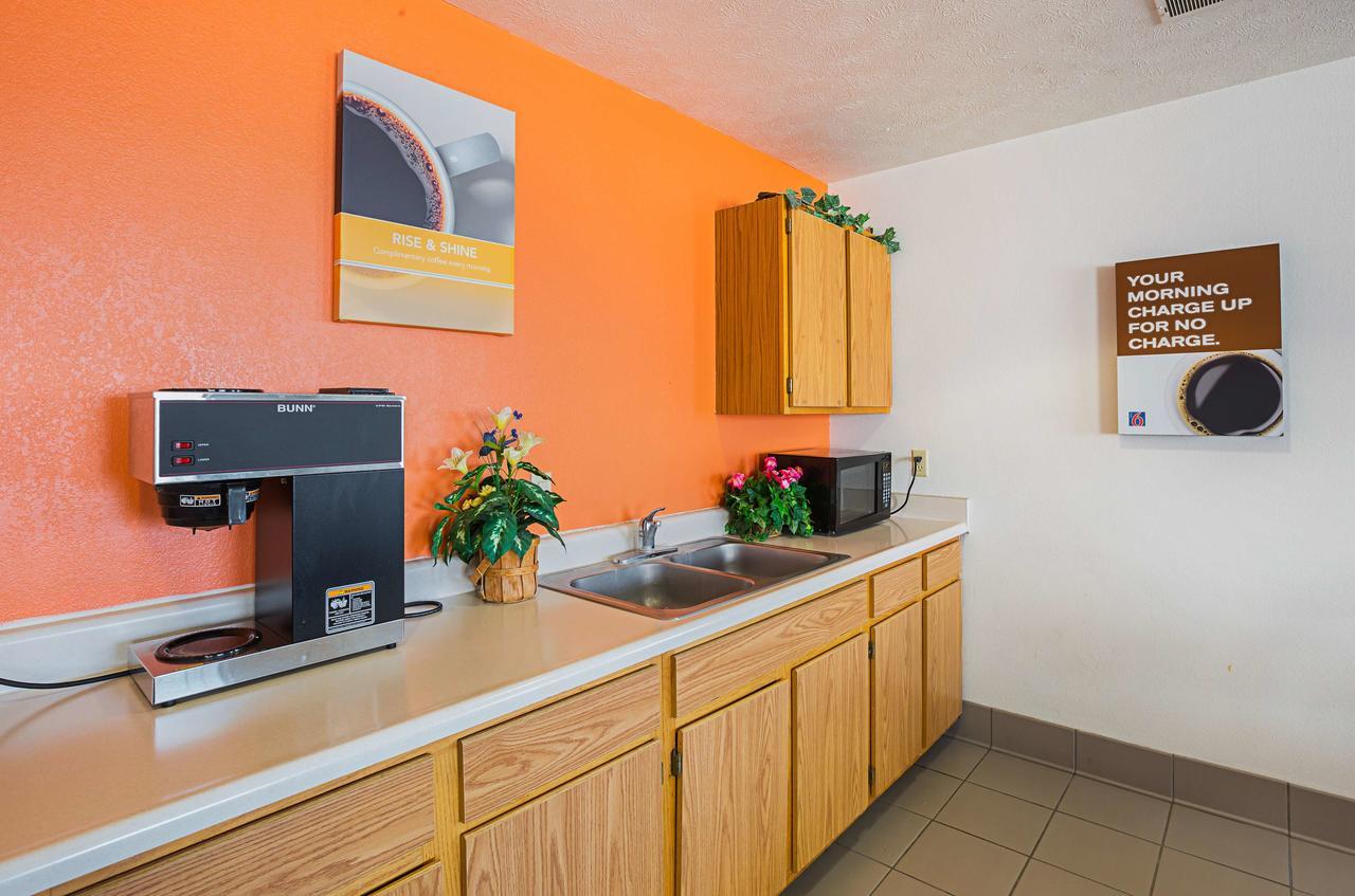 Motel 6 Omaha - Iat West ภายนอก รูปภาพ